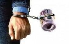 coruptie коррупция, взятка. наручники