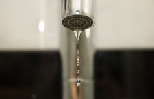 economie-la-apa-robinet-apa вода кран