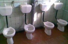 Школьный-туалет-1