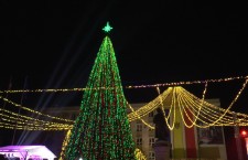 В Оргееве зажгли огни на самой высокой рождественской елке в Молдове